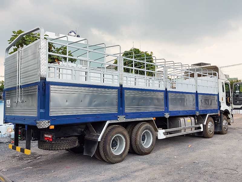 Xe tải nhỏ dưới 1 tấn  Thaco Towner 800 thùng mui bạt