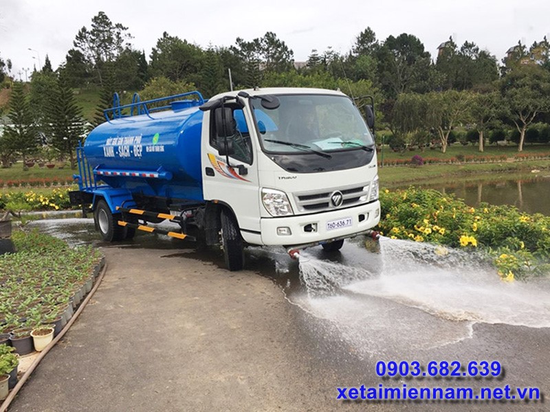 Xe phun nước là loại xe chuyên dụng, phục vụ cho công tác môi trường